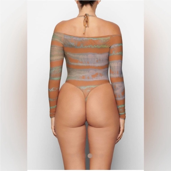 Skims JELLY SHEER Off The Shoulder Bodysuit Top Tie Dye Print Small - Picture 4 of 10